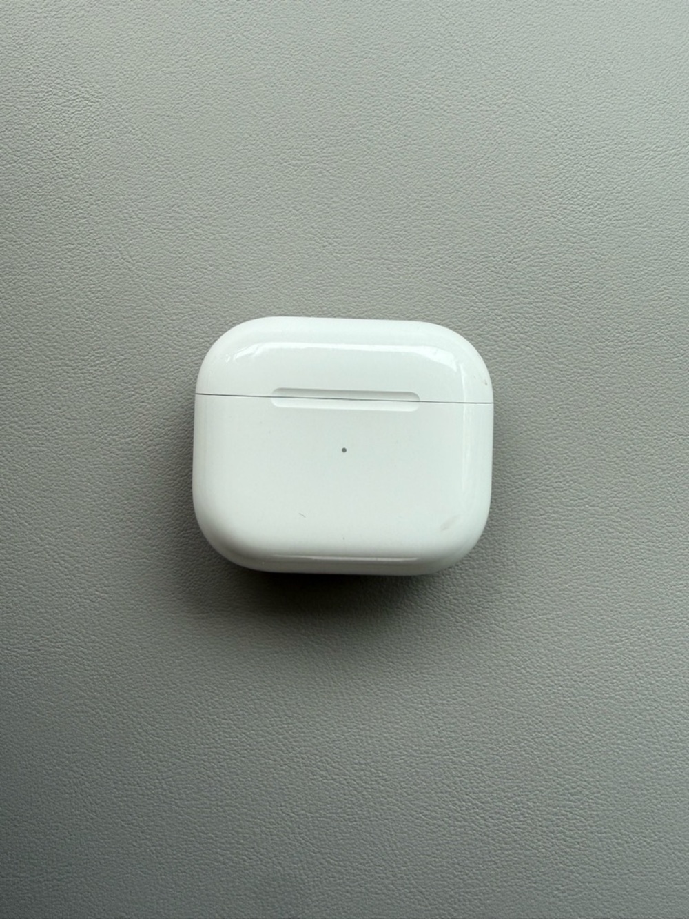 AirPods 3rd Generation Lightning Case Only - Picture 2 of 5